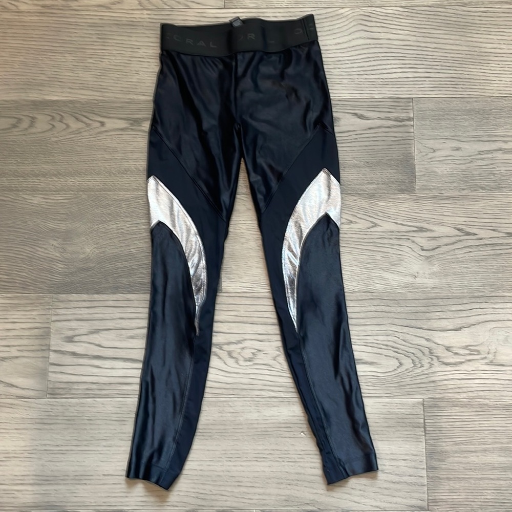 Koral shiny luster with mesh and silver design leggings size small